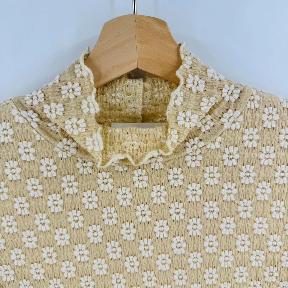 Carly Jean Mock Neck Knit Top Floral Textured Long Sleeve Beige Pullover Size S